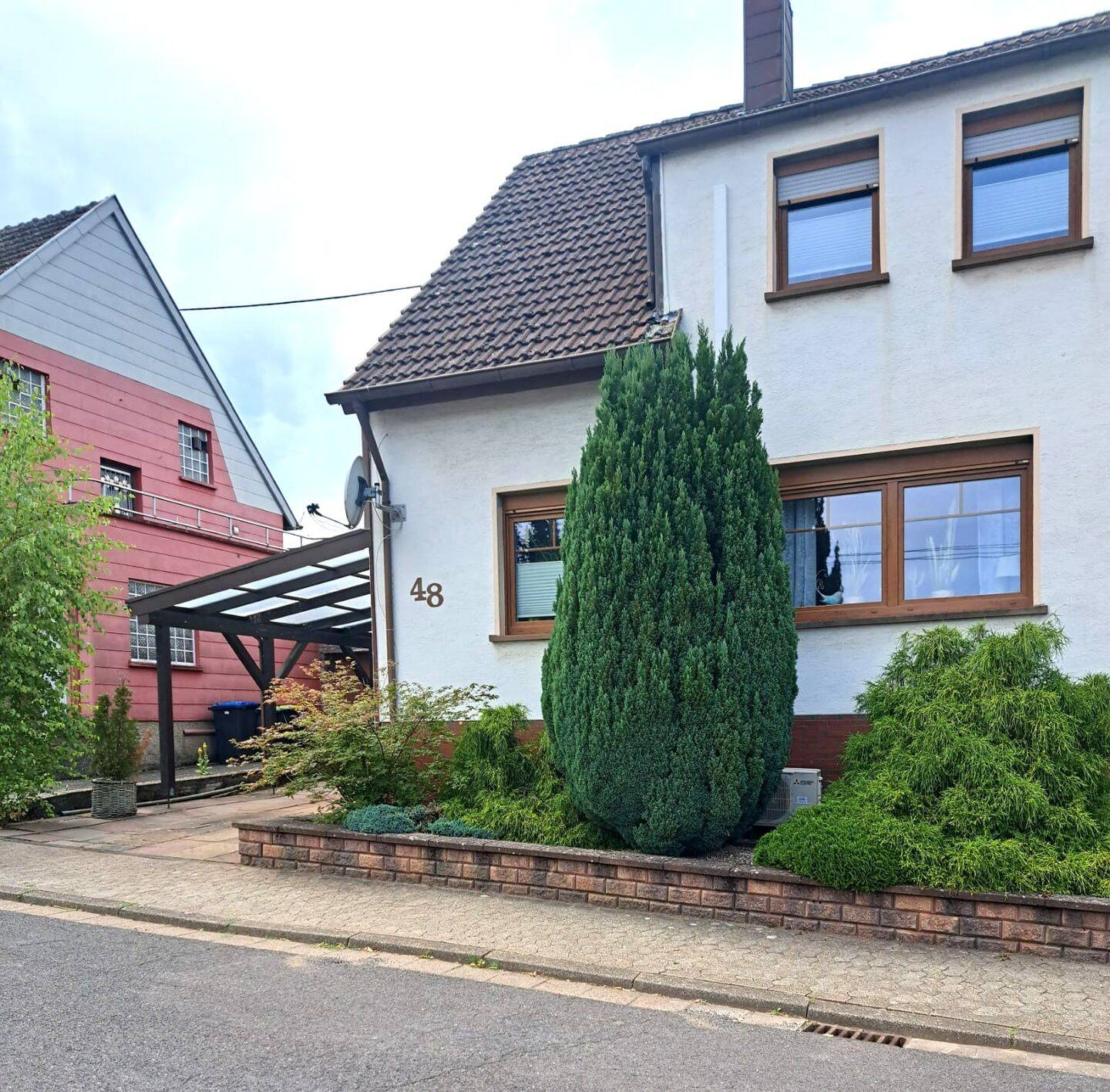 komplett saniertes einseitig angebautes Einfamilienhaus in Püttlingen-Köllerbach, 66346 Püttlingen