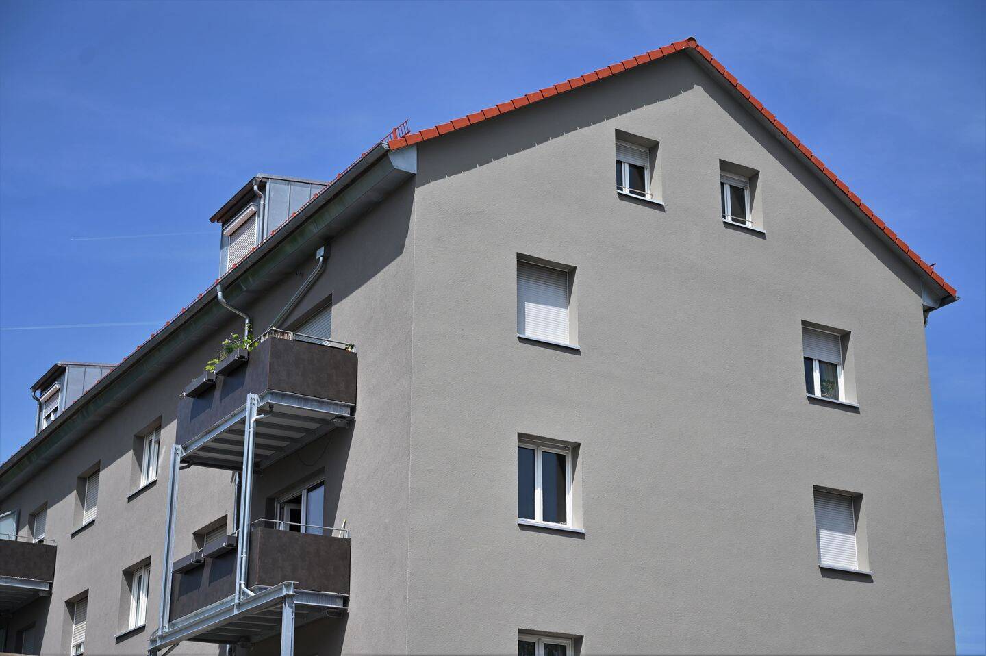 Helle 3-Zimmer-DG-Wohnung mit Loggia in zentraler Lage, 91052 Erlangen (Anger Erlangen-Ost Erlangen-Süd Innenstadt)