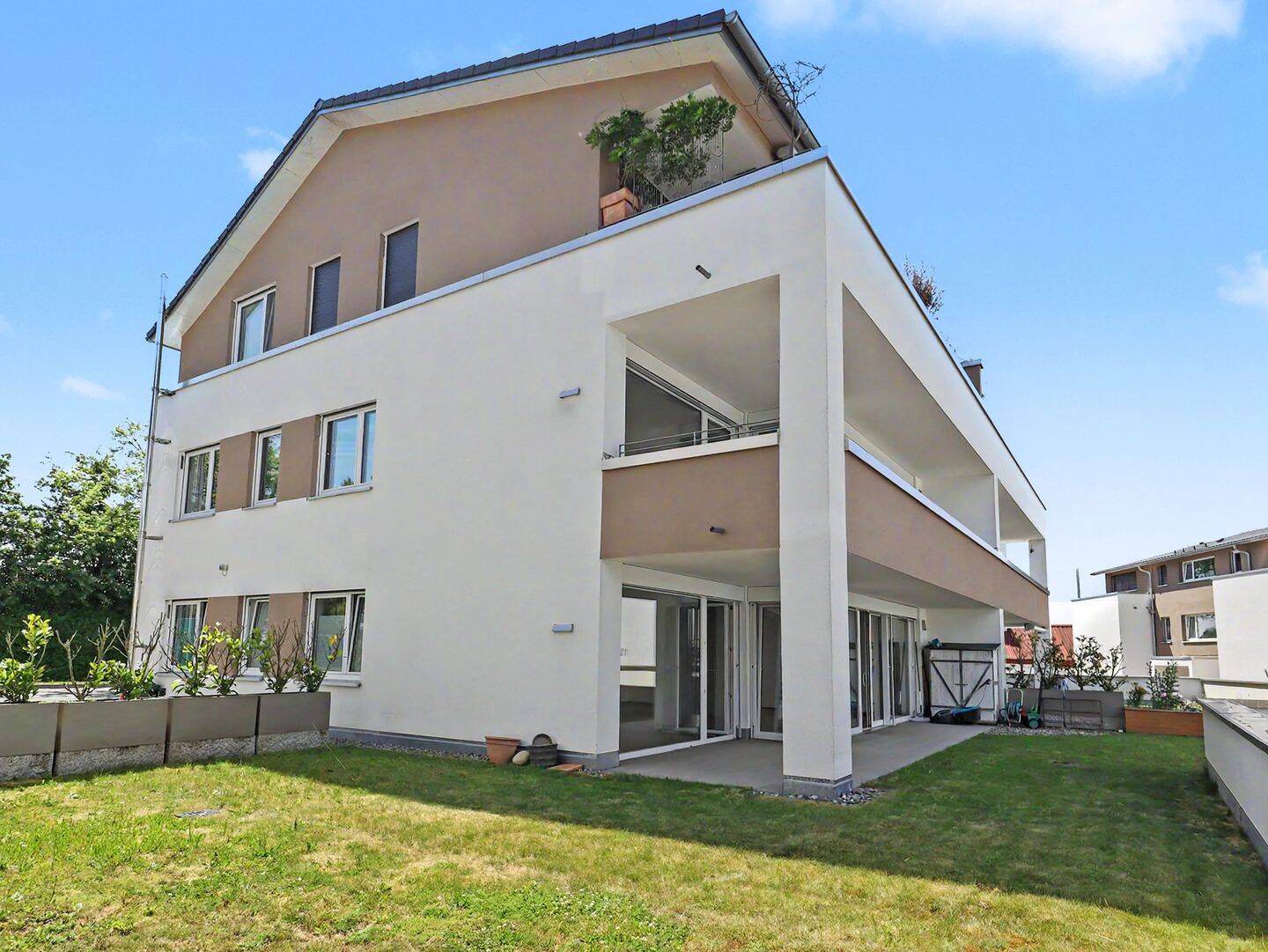Moderne 4,5-Zimmer-Wohnung mit Garten in Salem-Mimmenhausen, 88682 Salem