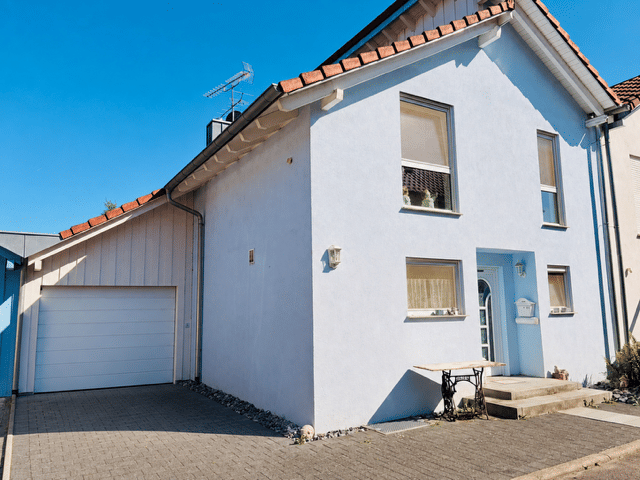 Familienglück in ruhiger Lage von Engen-Welschingen! Gepflegte DHH mit großem Garten, 78234 Engen