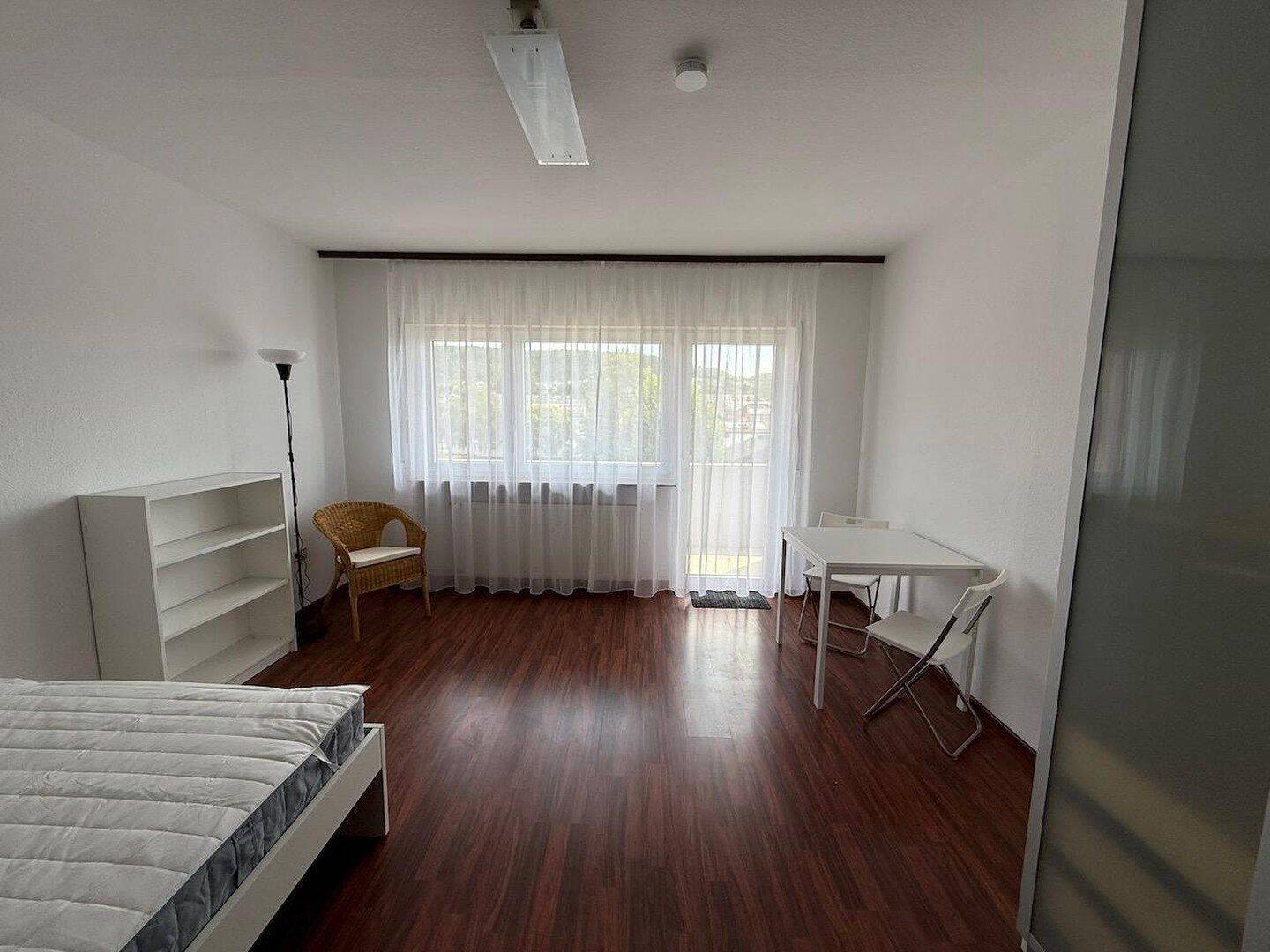 Möbliertes 1-Zimmer-Apartment mit Balkon & Stellplatz nahe Heidelberg, 69226 Nußloch