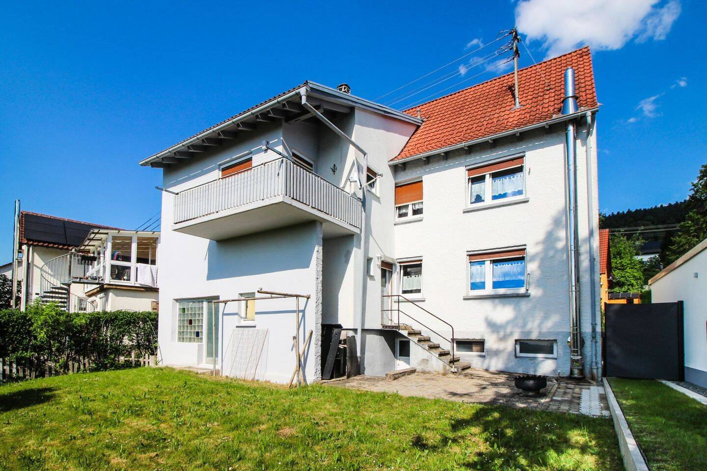 Charmantes Einfamilienhaus mit Garage & PV-Anlage in Deilingen, 78586 Deilingen