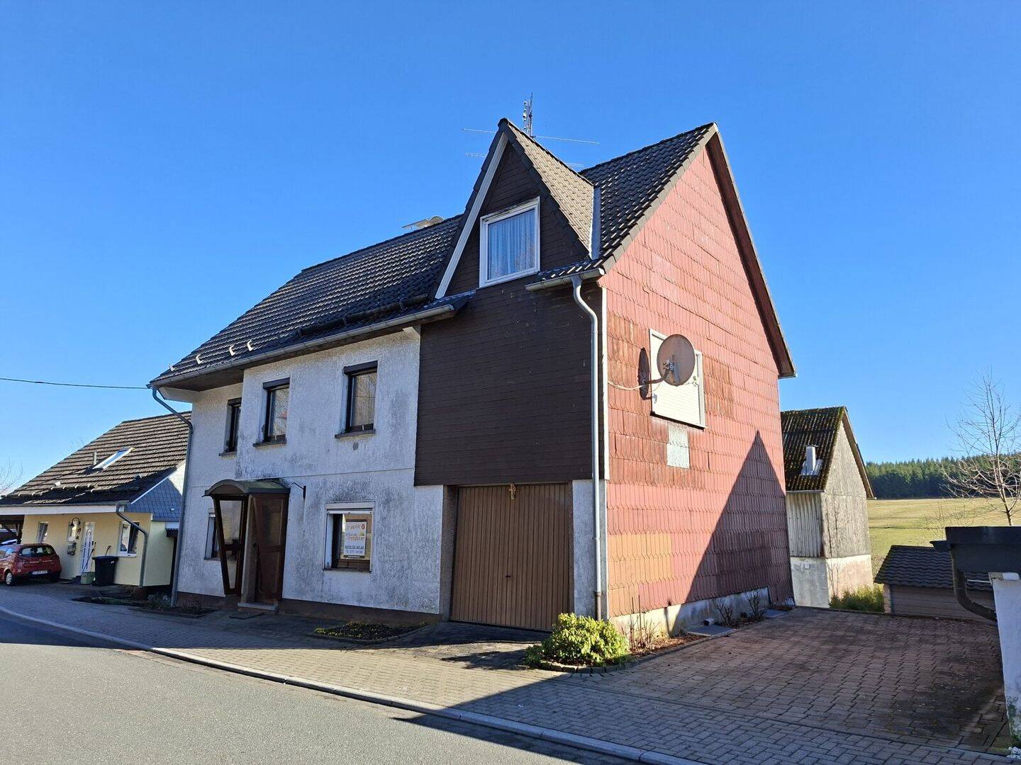 Wohnhaus mit separatem Werkstattgebäude in idyllischer Lage, 57339 Erndtebrück