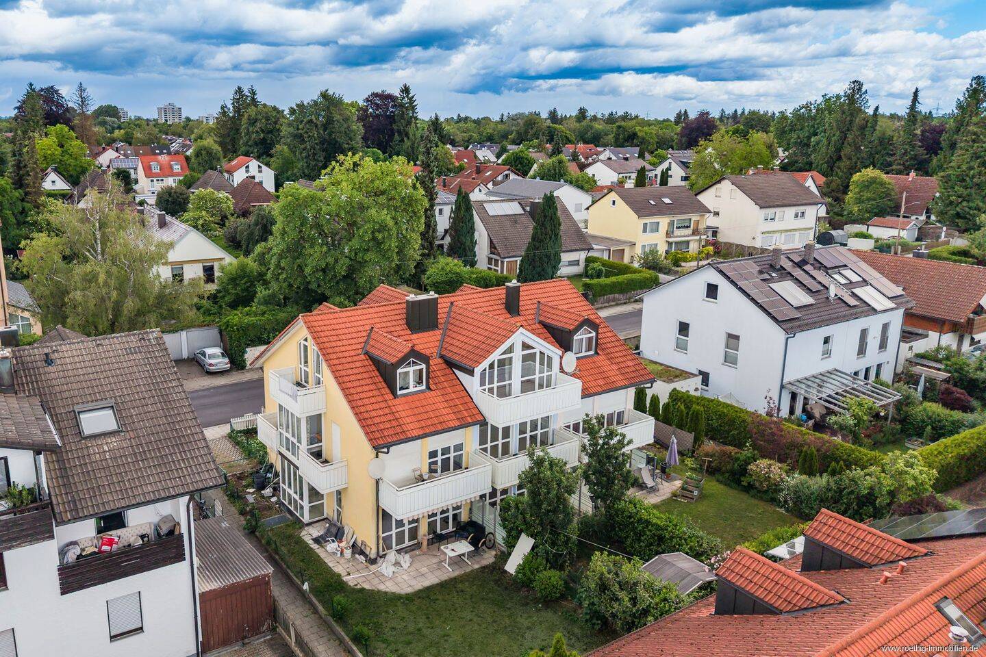 Puchheim: Helles RMH (Wohn-/ Nutzfläche ca. 192 m²) mit Galerie im Dachgeschoss & 2 TG-Stellplätzen!, 82178 Puchheim