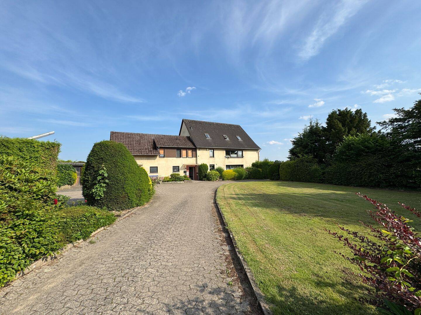 Mehrfamilienhaus mit großem Grundstück in Ehrsen-Breden!, 32108 Bad Salzuflen