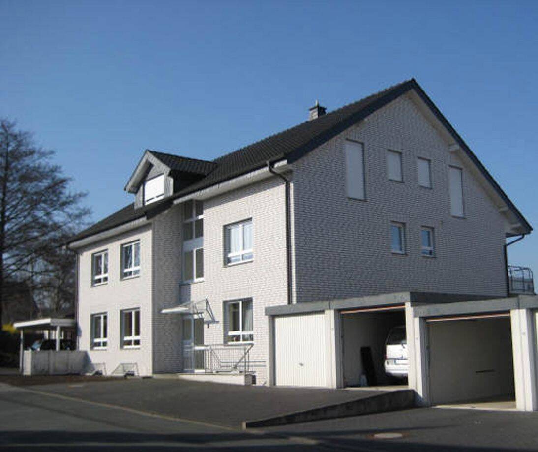 Helle, moderne 2-Zimmer-Wohnung mit Loggia, Fußbodenheizung, Einbauküche & Einzelgarage in Paderborn-Elsen, 33106 Paderborn