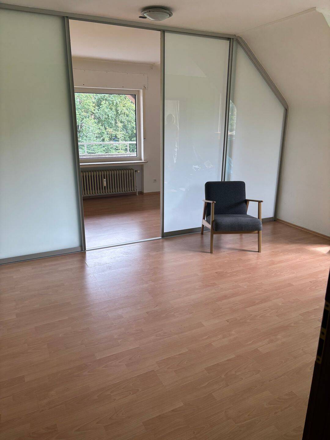 Helle 2-Zimmer-Wohnung mit Balkon und Blick auf den Drachenfels in Bonn-Mehlem, 53179 Bonn (Lannesdorf Mehlem Muffendorf Pennenfeld Rüngsdorf)