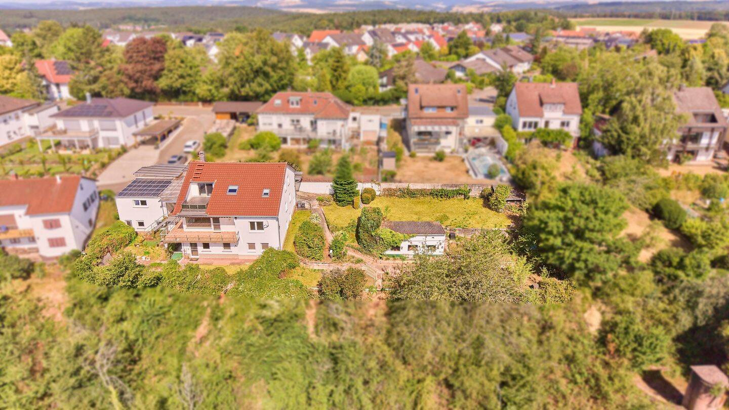 Modernisiertes Wohnhaus mit ELW & traumhaftem Fernblick!, 67659 Kaiserslautern (Erfenbach Erlenbach Innenstadt Morlautern)
