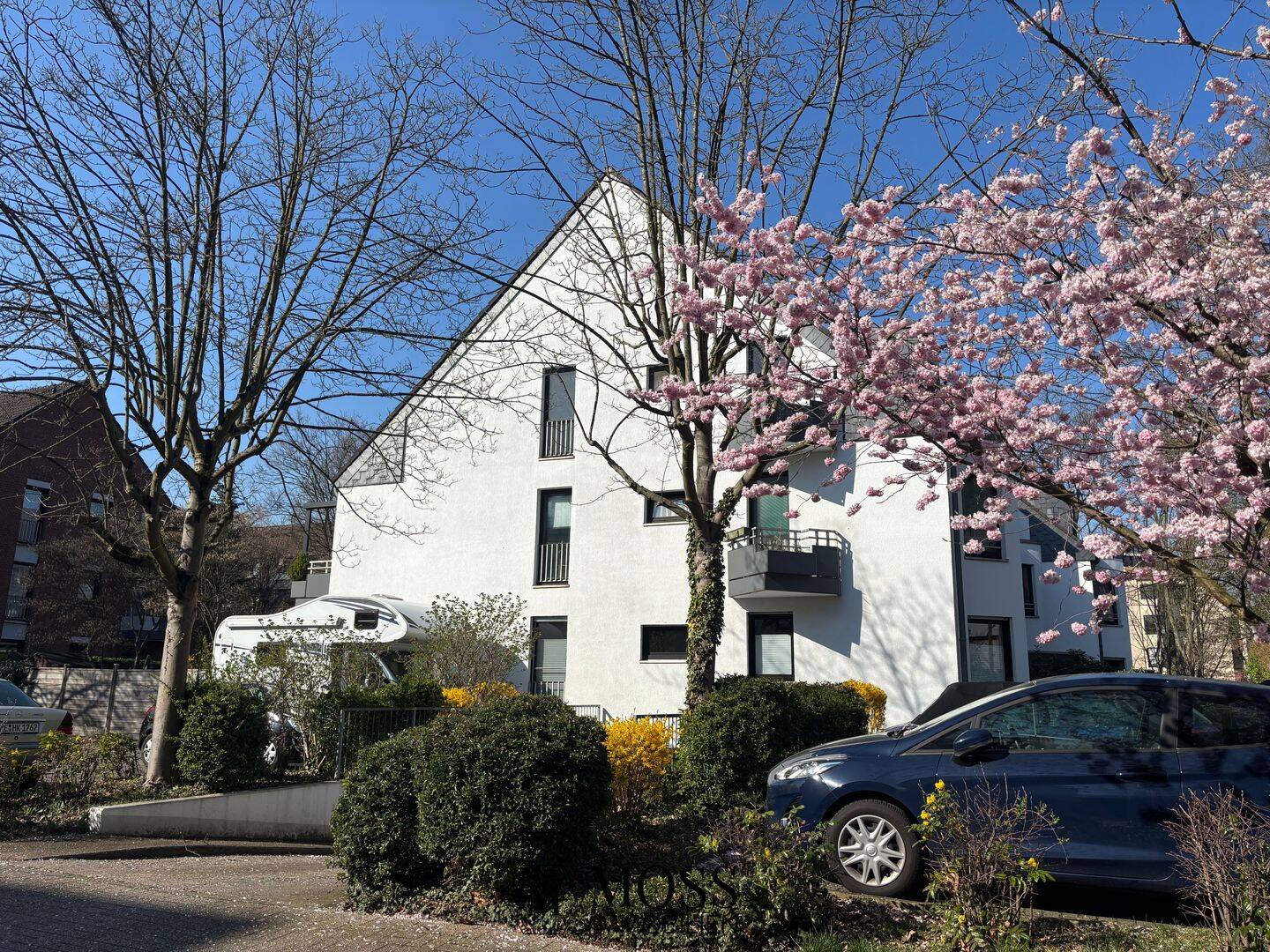 Großzügige Vier-Zimmer-Wohnung mit Logia und Tiefgaragenstellplatz im Österreichviertel, 40789 Monheim am Rhein