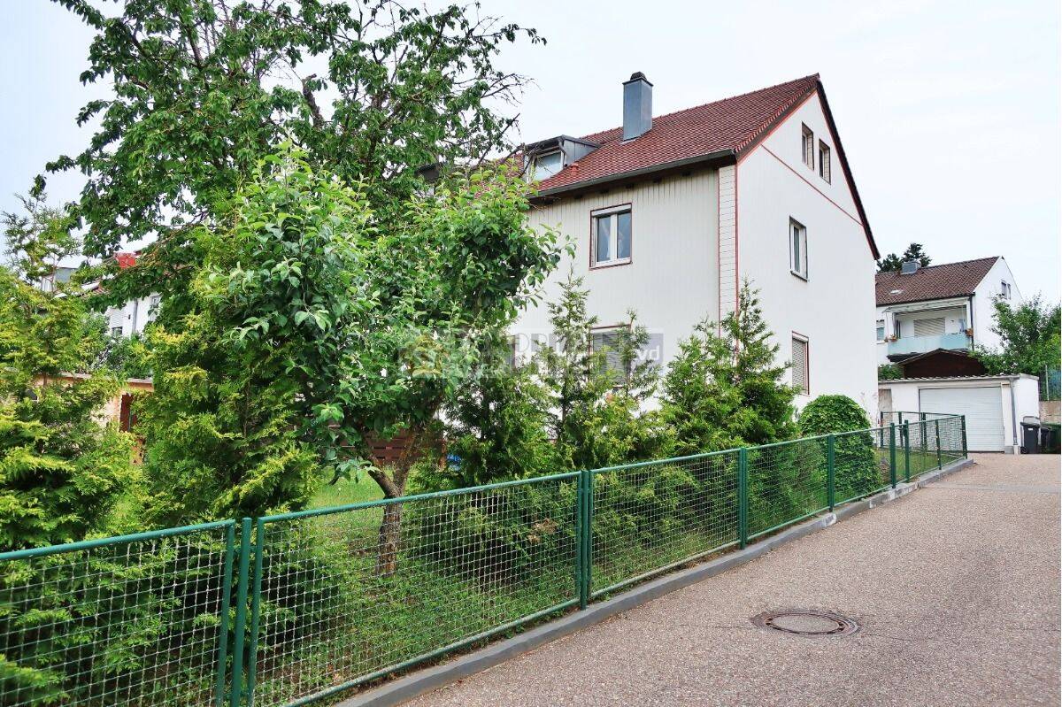 Reiheneckhaus mit großem sonnigen Südgarten und zwei Garagen, 93057 Regensburg (Brandlberg-Keilberg Konradsiedlung-Wutzlhofen Reinhausen Sallern-Gallingkofen)