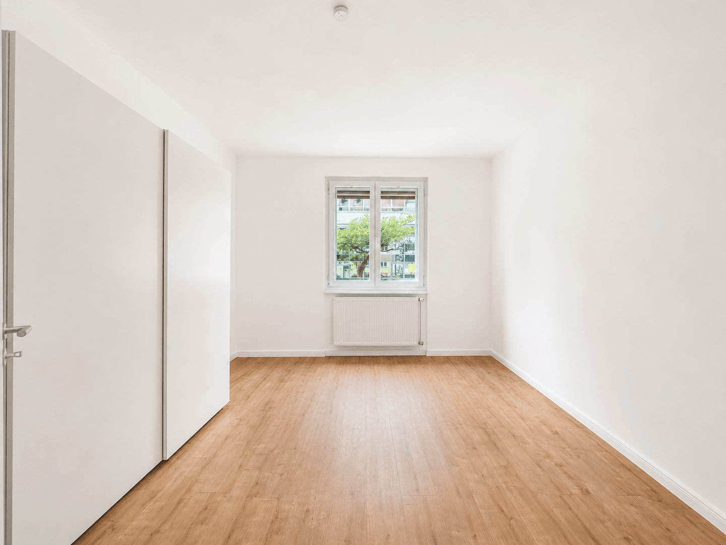 WG Zimmer in Kernsanierter 4 Zimmer wohnung mit EBK und Möbel, 13407 Berlin (Reinickendorf)