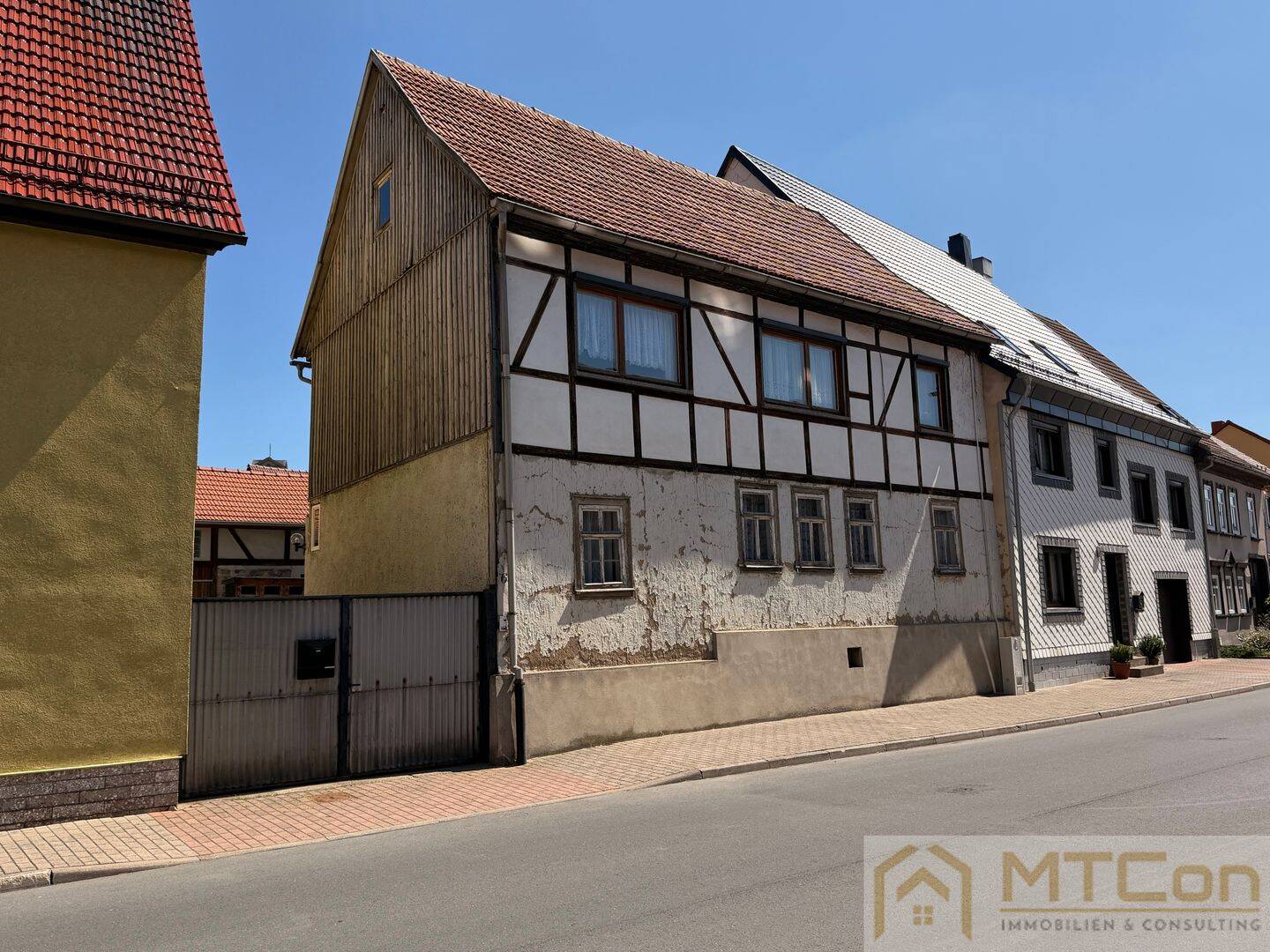 Handwerkerhaus mit großem Potenzial + ebenes Grundstück + Garage + Scheune in Gräfinau-Angstedt, 98693 Ilmenau