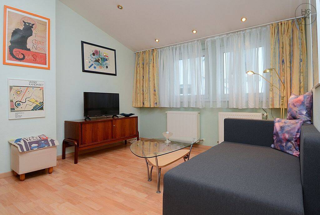 Möblierte 2-Zimmer Dachgeschosswohnung in der Wiesbadener Innenstadt, 65183 Wiesbaden (Wiesbaden)