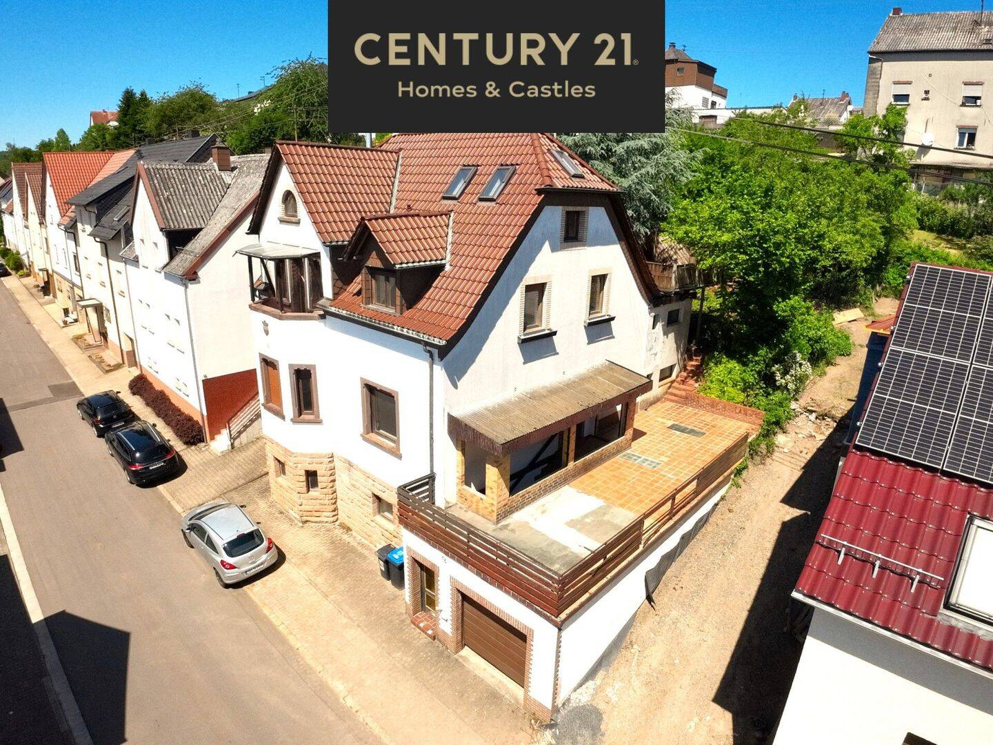 Attraktives Charmantes 1-2 Familienhaus mit 2 großen Terrassen, Garten und Garage in Quierschied, 66287 Quierschied