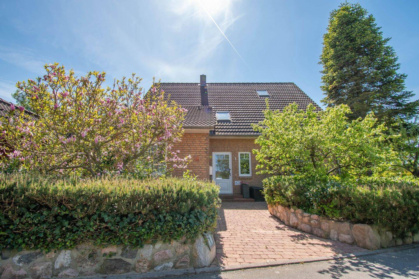 Twedt: Charmantes Einfamilienhaus mit Einliegerpotenzial, Naturgarten & Photovoltaikanlage, 24894 Twedt
