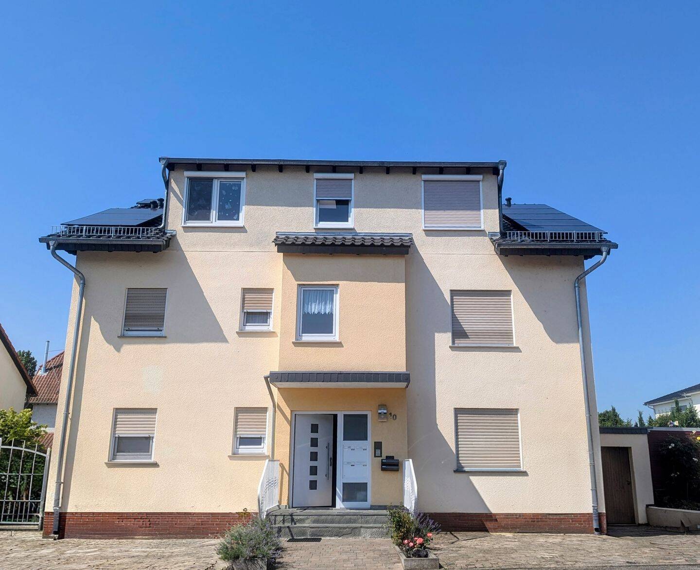 4-Zimmer-Wohnung mit Wintergarten, Terrasse und Garten, Photovoltaik mit Wallbox sowie Garage und 3 Außenstellplätzen in Eltville am Rhein, 65343 Eltville am Rhein
