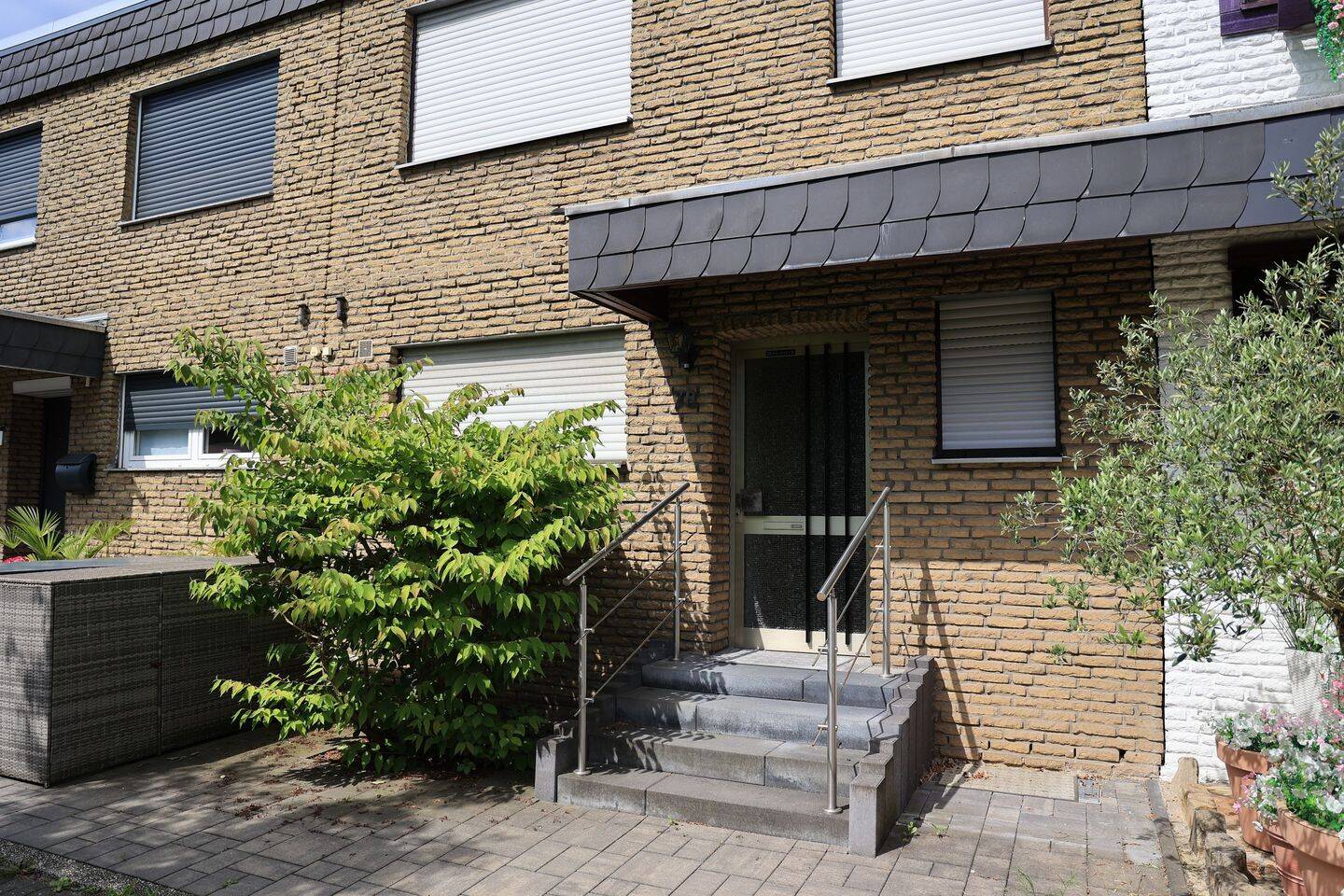 Schönes Haus in Rahm mit 1 Garage und 3 Stellplätzen, 47269 Duisburg (Großenbaum Rahm)
