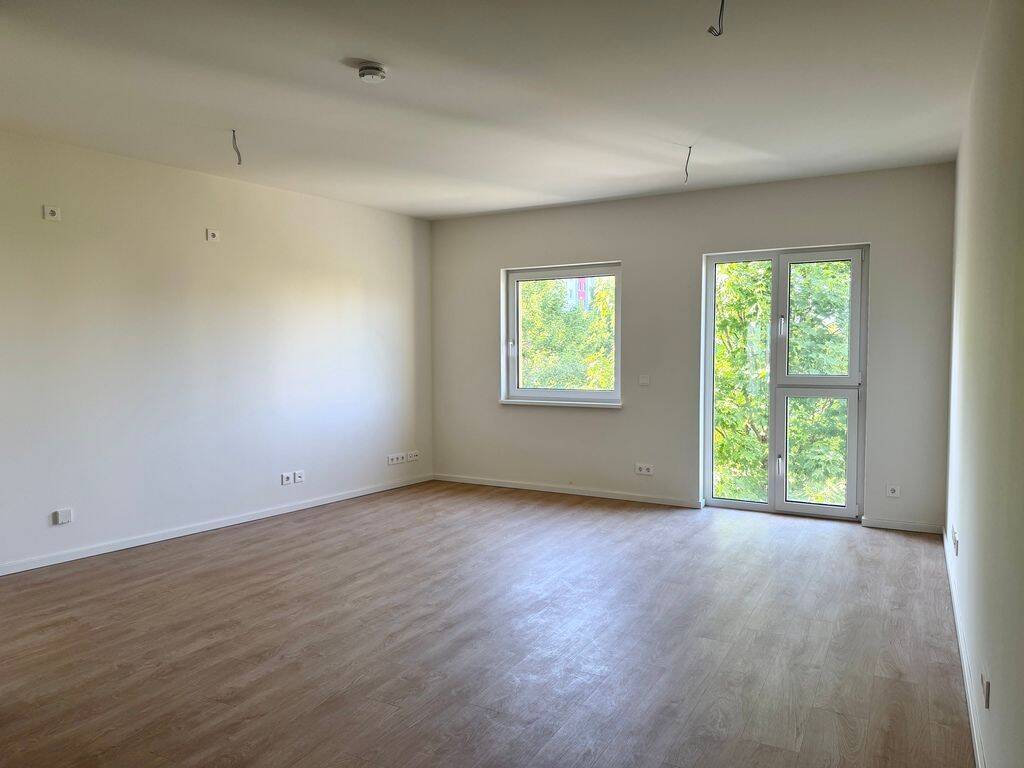 Ideal für Paare oder kleine Familien: 3 Zimmer Wohnung mit Balkon, 13055 Berlin (Lichtenberg Hohenschönhausen Alt-Hohenschönhausen Hohenschönhausen)