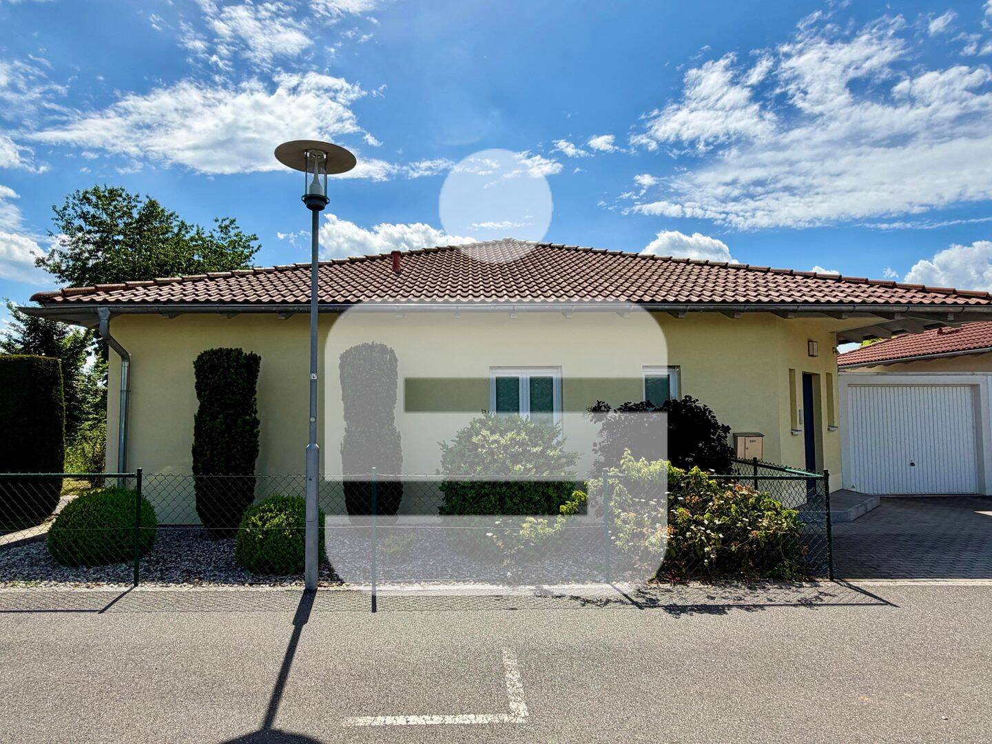 Hier erfüllt sich Ihr Haustraum vom Wohnen auf einer Ebene! Bungalow in Kümmersbruck, 92245 Kümmersbruck