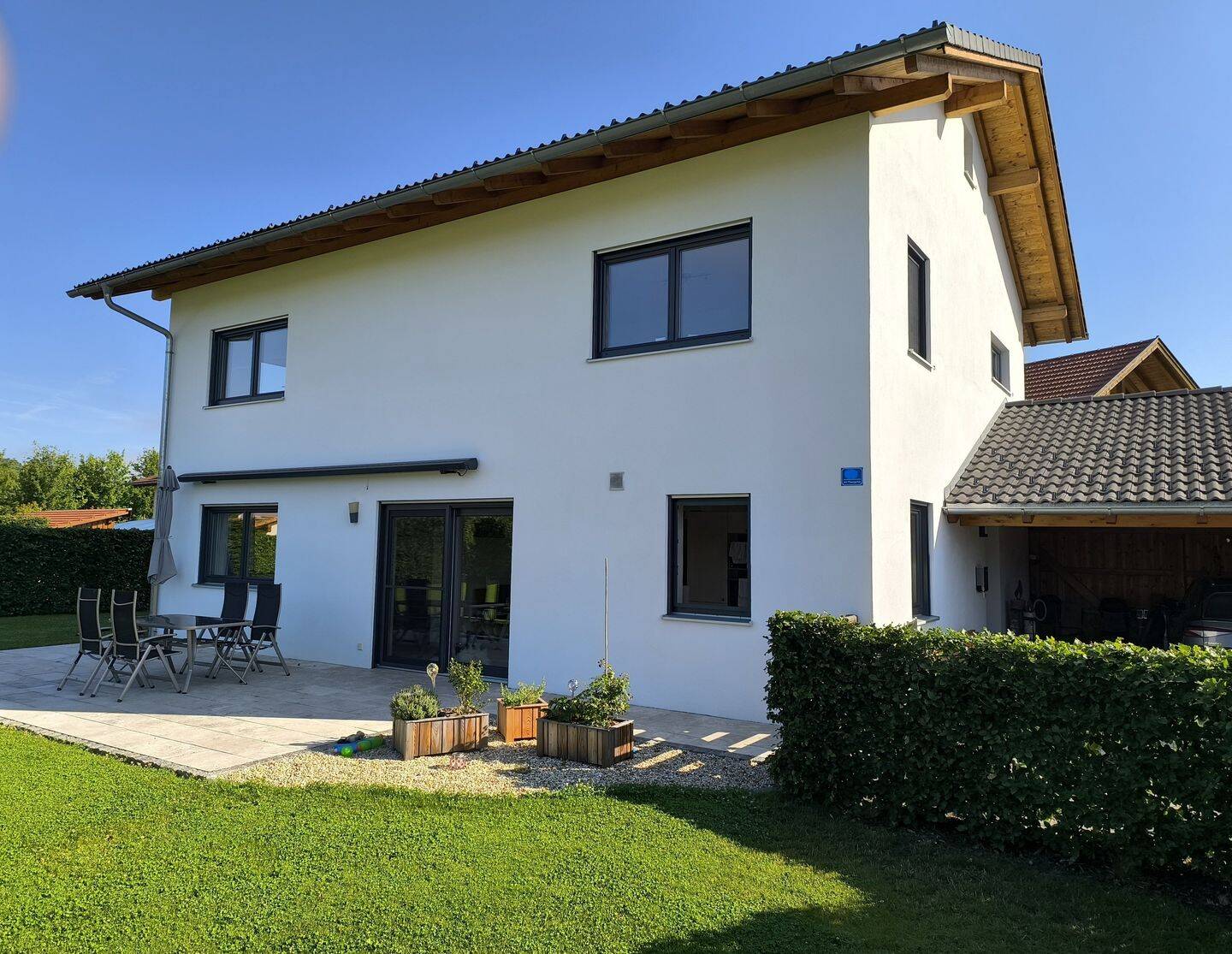 Neuwertiges Einfamilienhaus in bevorzugter, sonniger Wohnlage von Fridolfing zu verkaufen !, 83413 Fridolfing