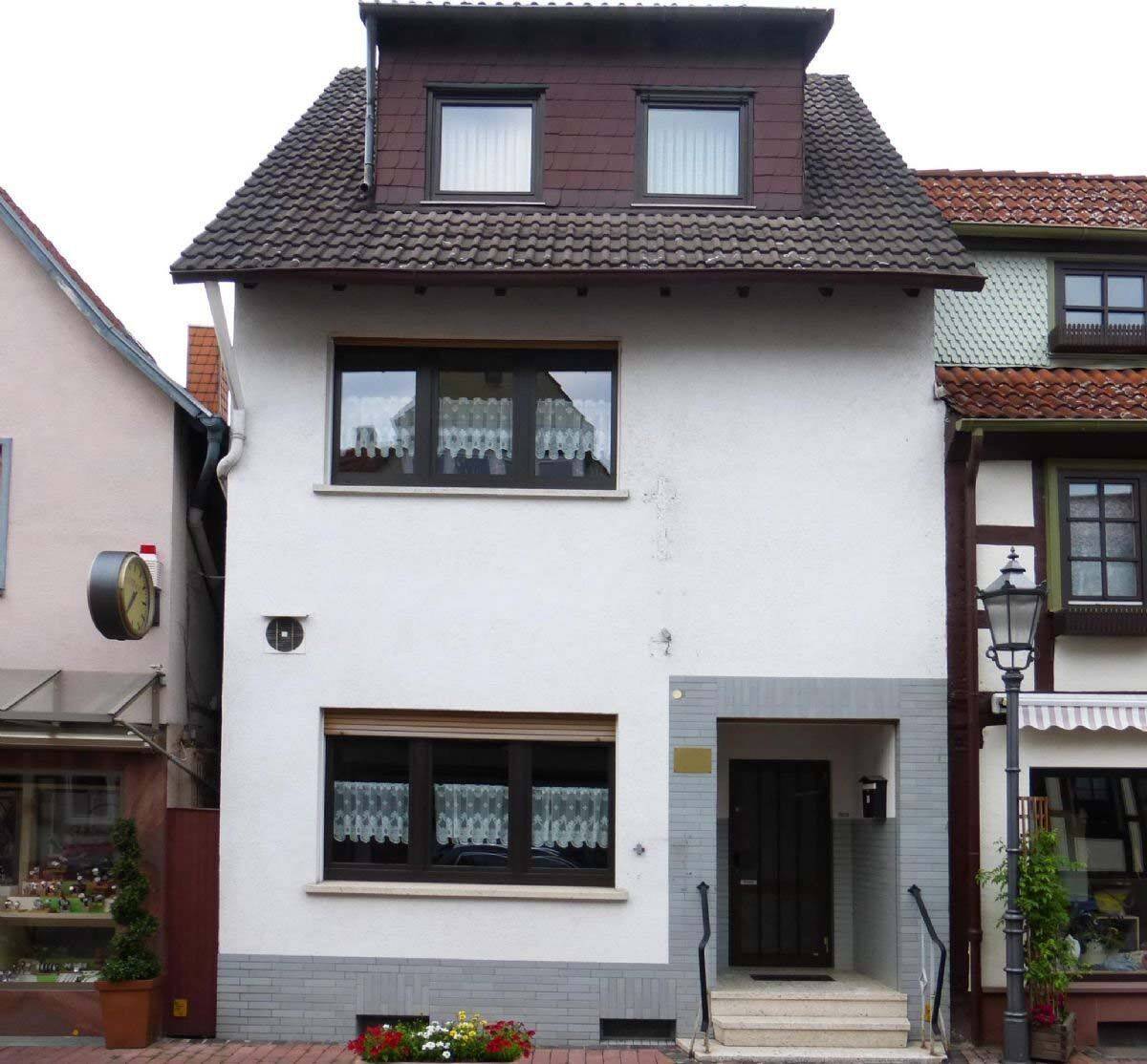 AUMÜLLER-Immobilien – Ehemalige Gaststätte mit Hinterhaus als Mietobjekt mit vier Wohneinheiten, 36396 Steinau an der Straße
