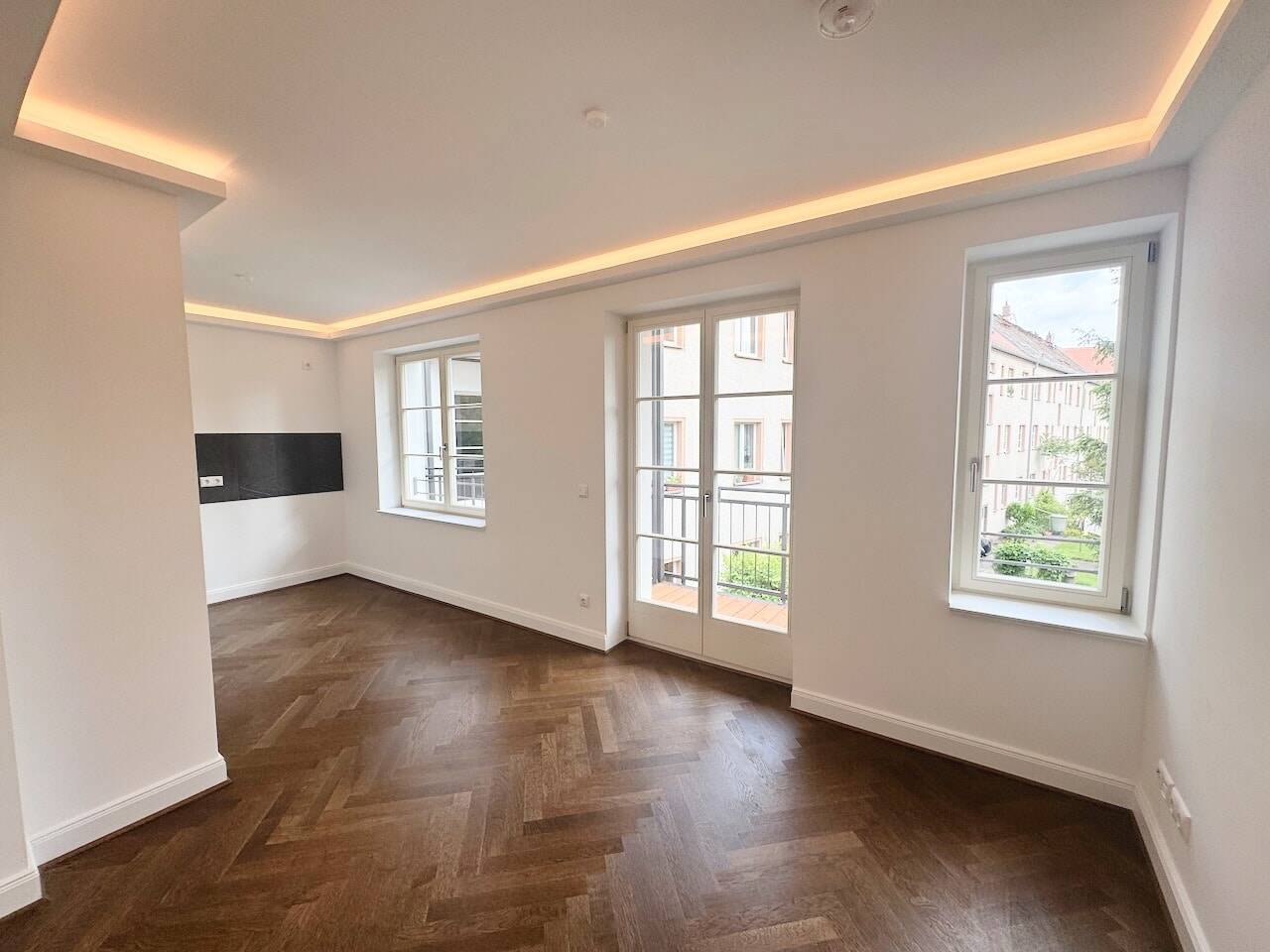 Ruhig und grün! * Dunkles Parkett * Fußbodenheizung * Balkon * Wanne & Dusche * LED-Licht, 4318 Leipzig (Anger-Crottendorf Sellerhausen-Stünz)