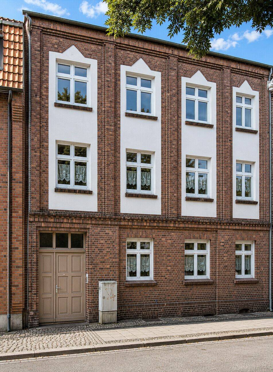 Geräumige 3-Zimmer-Altbauwohnung mit Balkon in direkter Nähe vom Rathaus, 19322 Wittenberge
