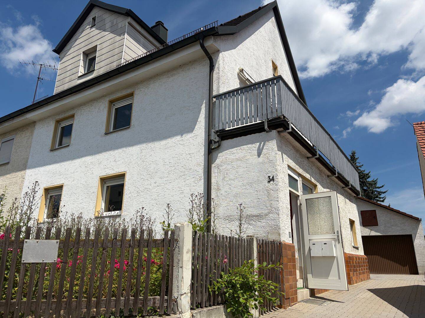 Seltene Gelegenheit: Sanierungsbedürftiges 2-3 Familienhaus mit Garten mit Nahe Innenstadt und OTH, 92224 Amberg