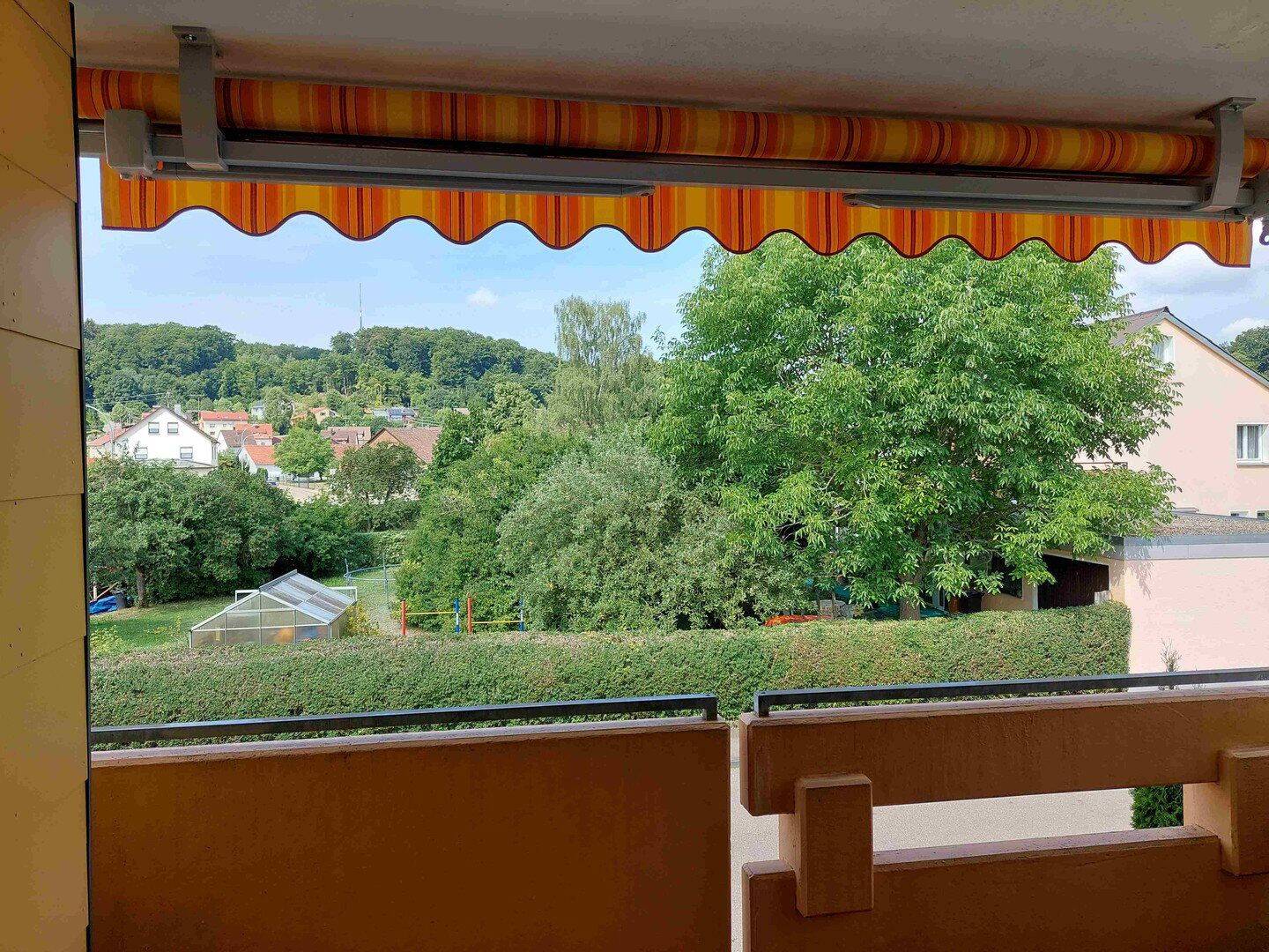 Besondere Gelegenheit: Freundliche 4-Zimmer Wohnung mit TG-Stellplatz in Steinheim am Albuch, 89555 Steinheim am Albuch