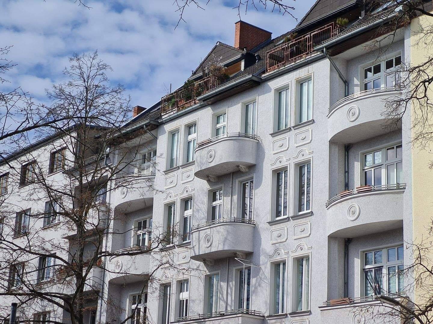 LEERE Wohnung mit LIFT*SCHMARGENDORF*Breite Str. vis-à-vis*Fern-Ausblick*mehrere Kilometer! 4. Obergeschoss S-O-Balkon, Deckenhöhe über 3 m – 14199 Berlin – Bild 1 von 4