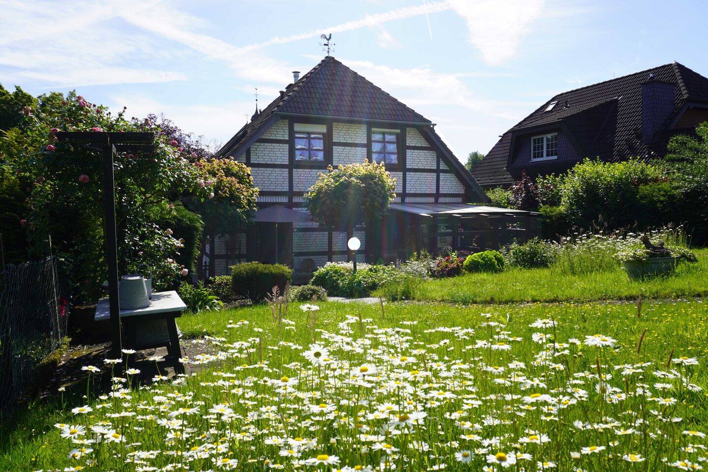 Einfamilienhaus im Fachwerkstil mit großer sonniger Gartenoase, in Leverkusen-Lützenkirchen!, 51381 Leverkusen (Bergisch Neukirchen Lützenkirchen Quettingen)