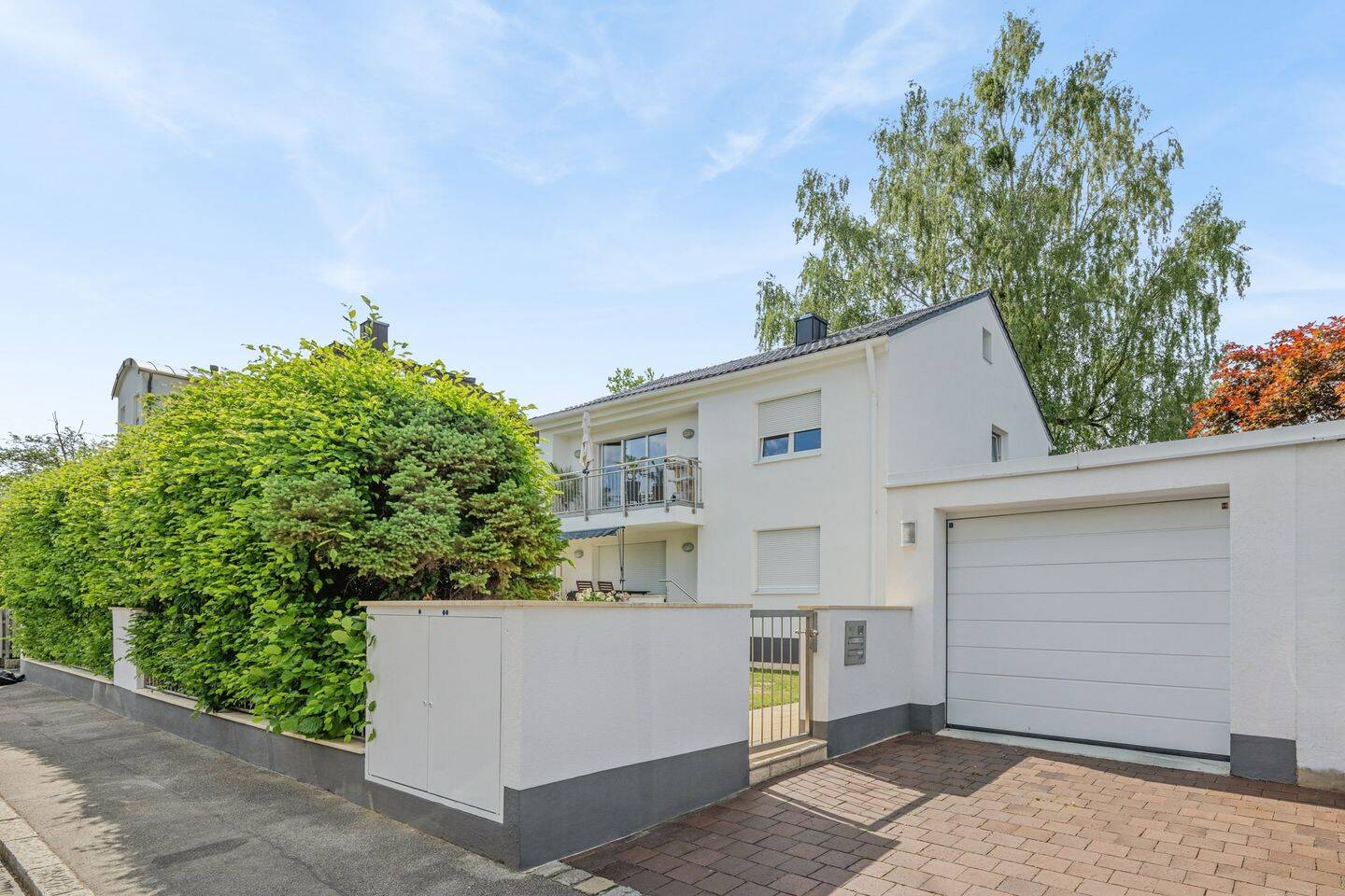 Erbbaurecht – Sehr gepflegtes und modernes Zweifamilienhaus, 81827 München (Ramersdorf-Perlach Trudering-Riem)