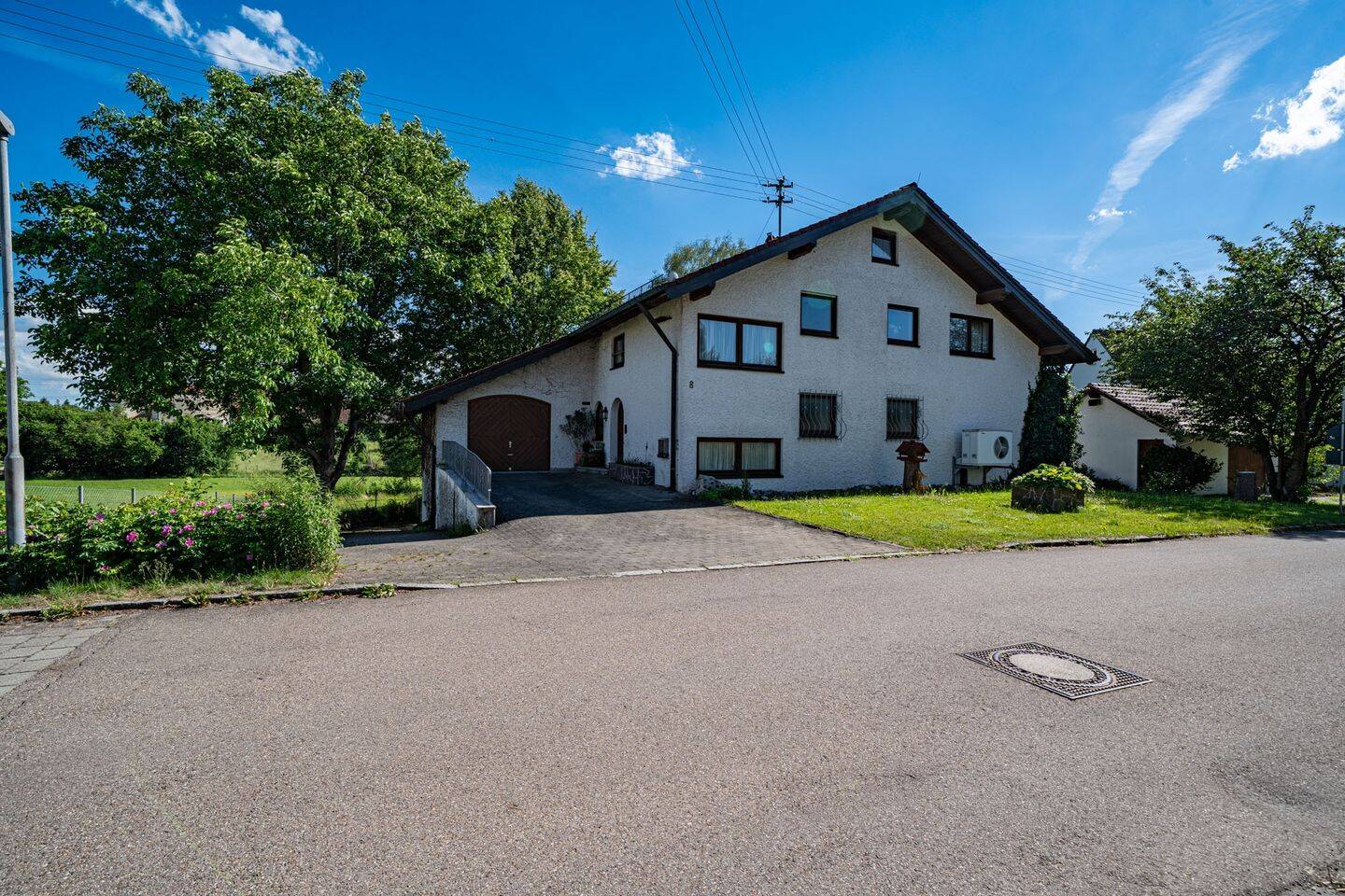 Idyllisch! Zweifamilienhaus mit traumhaftem Garten, 89186 Illerrieden