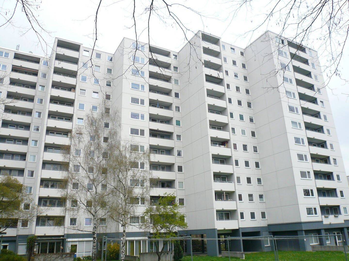 **Wohnen mit Aussicht**, 70437 Stuttgart (Freiberg Mönchfeld Rot Zazenhausen Zuffenhausen)