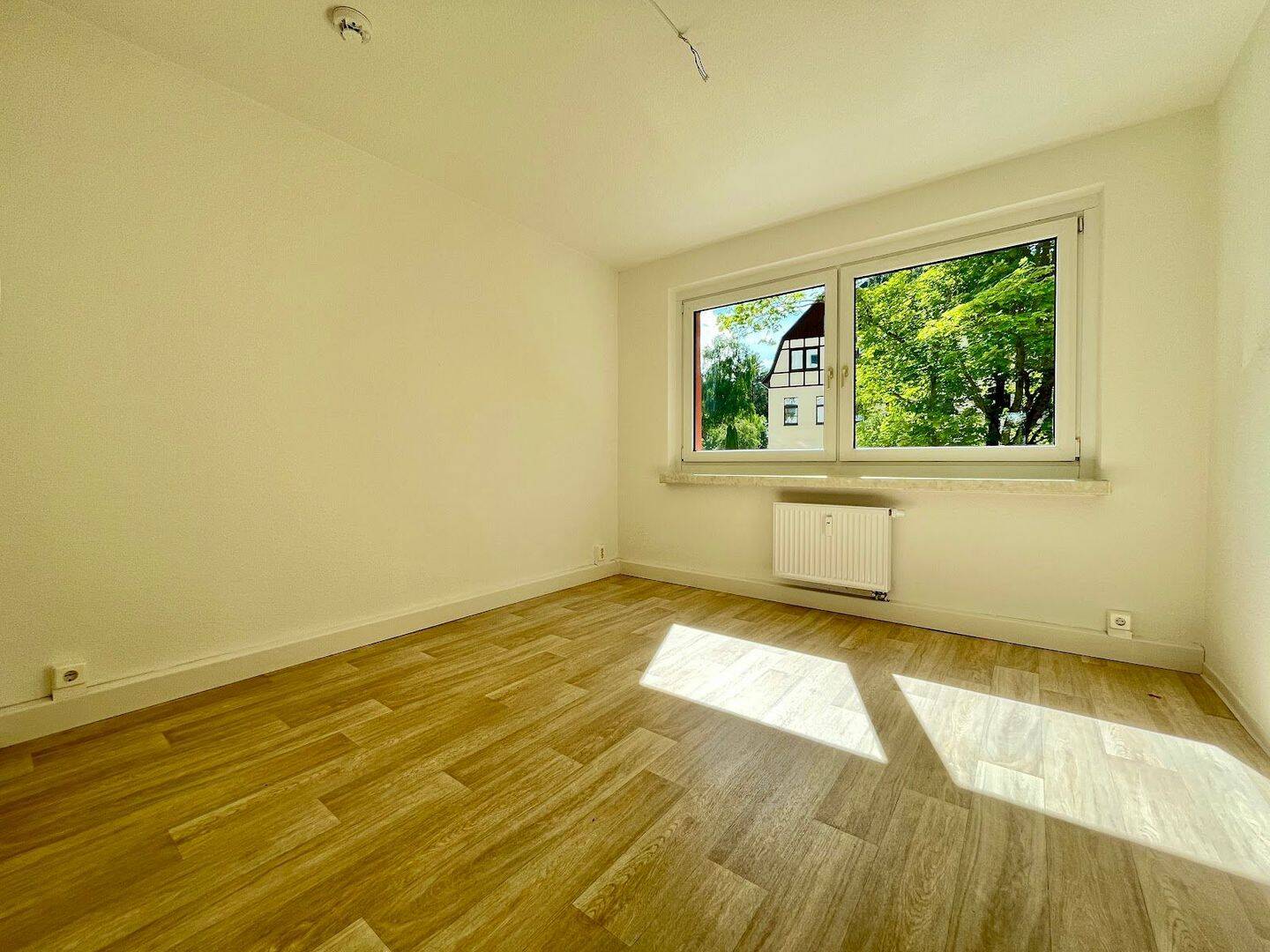 Zuhause im Grünen – Balkon & Park direkt vor der Tür