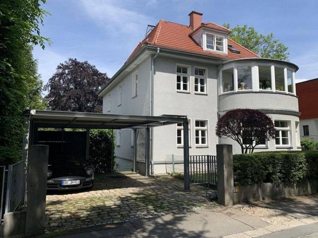 DACHGESCHOSS – MAISSONETTE IN ZWEIFAMILIENHAUS MIT GARTENANTEIL, 1069 Dresden
