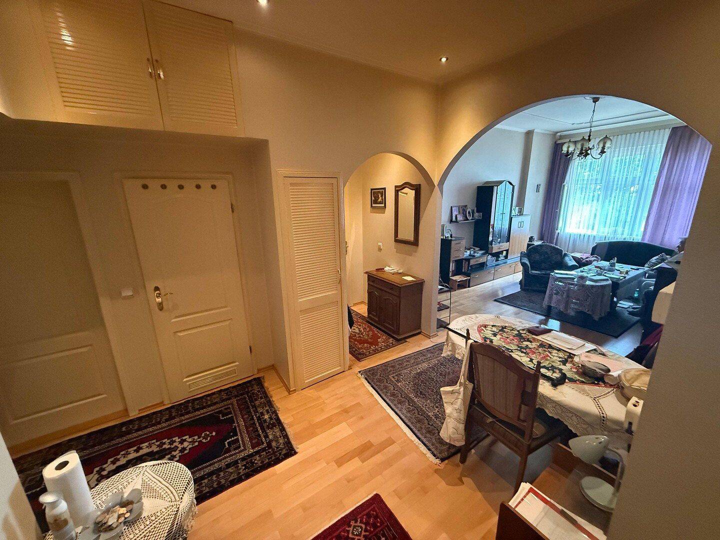 Großzügige 4-Zimmer-Altbauwohnung mit 2 Bädern, Balkon und Einbauküche in Tempelhof, 12105 Berlin (Tempelhof-Schöneberg Mariendorf Schöneberg Tempelhof)