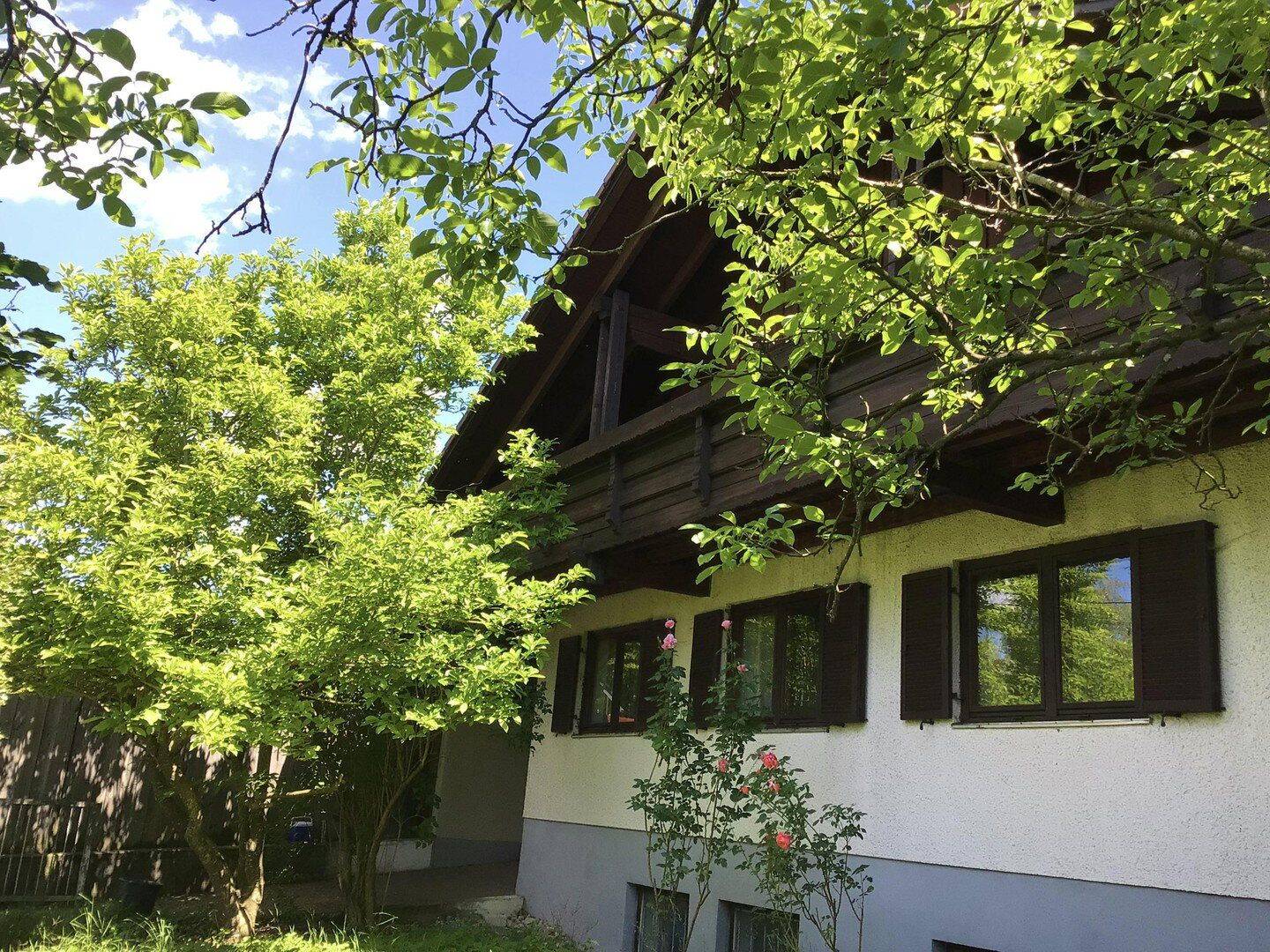 Provisionsfrei! Großes Einfamilienhaus zur Eigennutzung mit Vermietungspotential nahe Ammersee, 82284 Grafrath