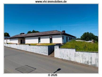 Dank Ihres Gewerbes dürfen Sie diesen riesigen entkerten Winkelbungalow eigenständig optimieren!, 56355 Nastätten