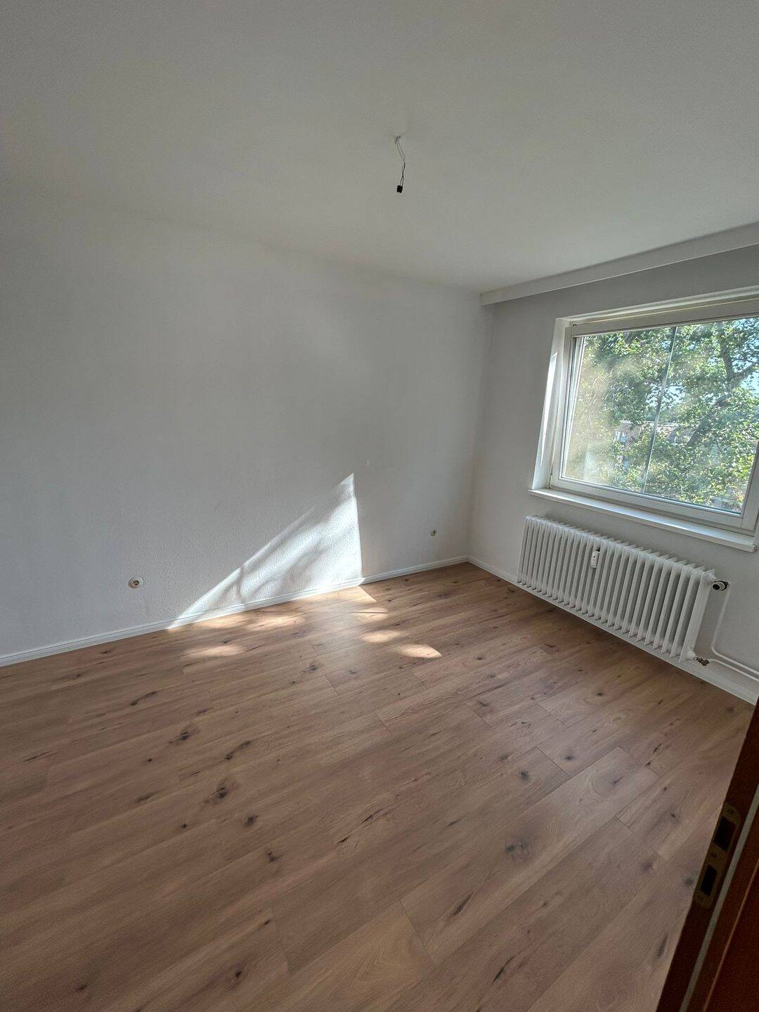 Vollrenovierte Drei-Zimmer-Wohnung in Meckelfeld, 21217 Seevetal