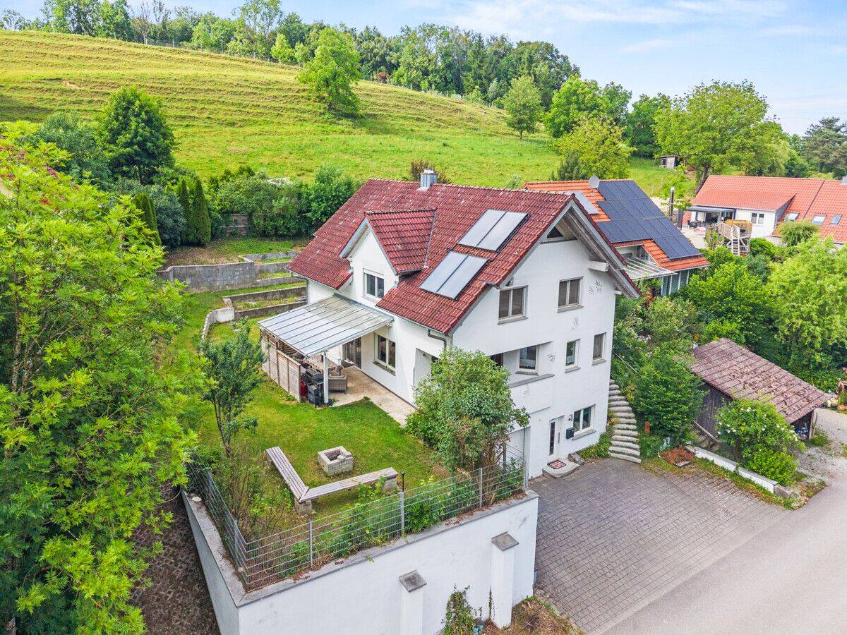 Sofort verfügbar: Ankommen & Wohlfühlen – Familienidylle mit Traumgarten in Berg, 88276 Berg