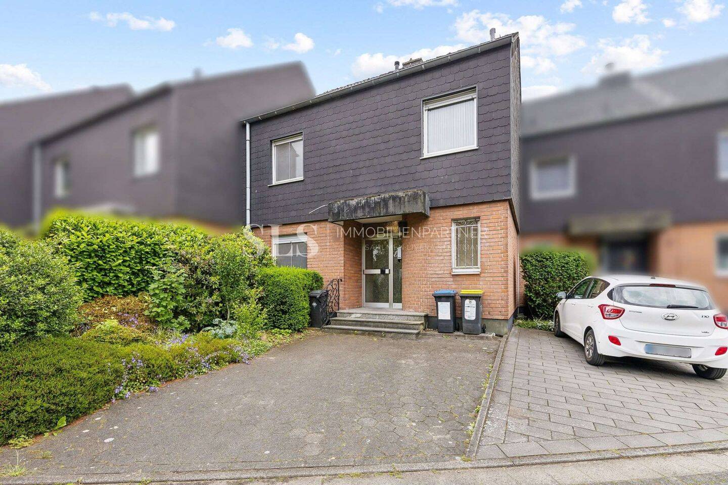 Überraschend viel Platz: Familienhaus mit ausgebautem Dachgeschoss, Hobbyraum und zwei Garagen, 45772 Marl
