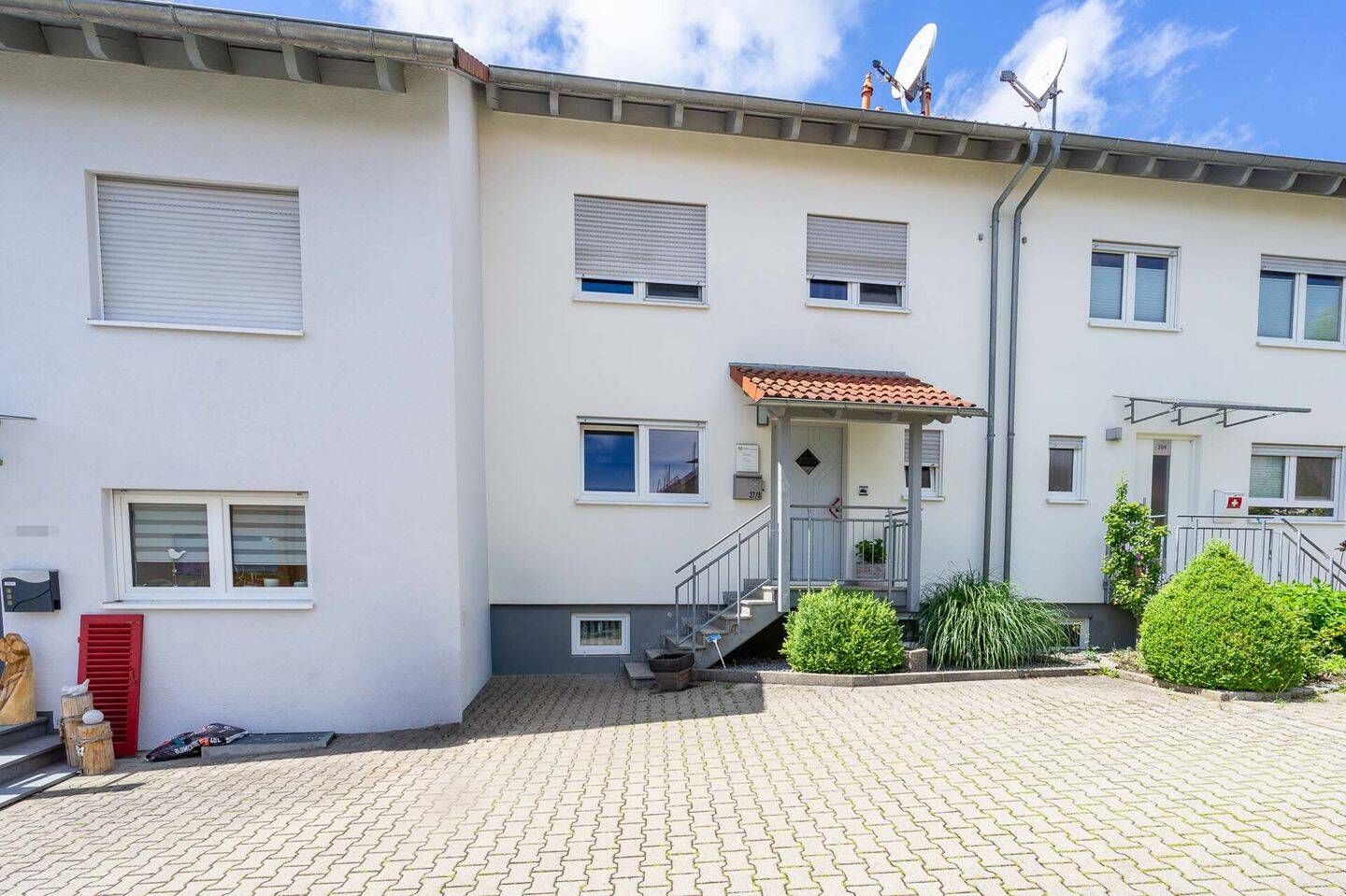 Gepflegtes Reihenmittelhaus mit Einliegerwohnung in ruhiger Familienlage, 89150 Laichingen
