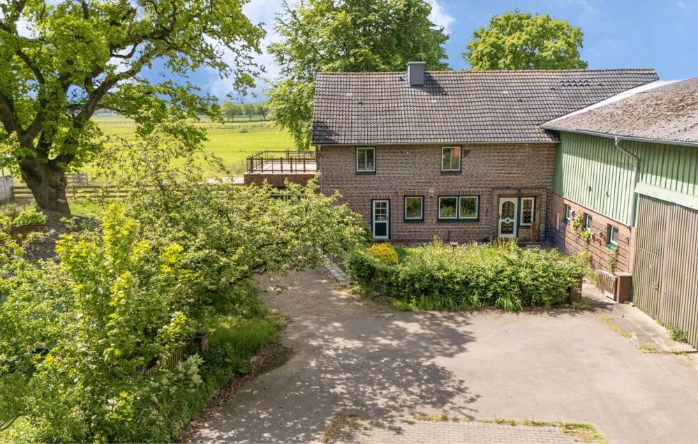 Landliebe pur – großzügiges Anwesen in ruhiger Alleinlage mit ca. 7,5 ha arrondierten Grünflächen, 25721 Eggstedt