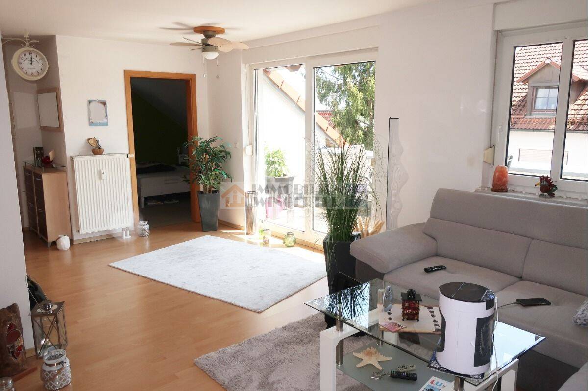 Sonnige 3 Zimmer Dachterrassenwohnung im Stadtsüden von Regensburg, 93051 Regensburg (Galgenberg Großprüfening-Dechbetten-Königswiesen Kumpfmühl-Ziegetsdorf-Neuprüll)
