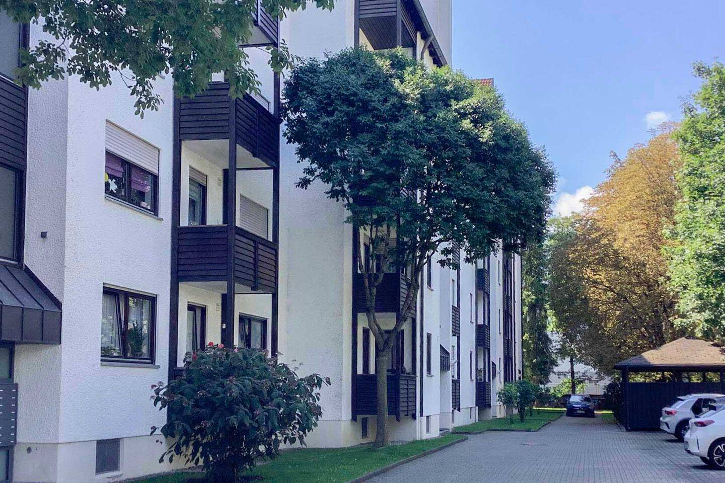 Zwei Balkone, Aufzug, Tiefgarage – diese Wohnung lässt keine Wünsche offen!, 86161 Augsburg (Herrenbach Hochfeld Innenstadt Spickel Universitätsviertel)