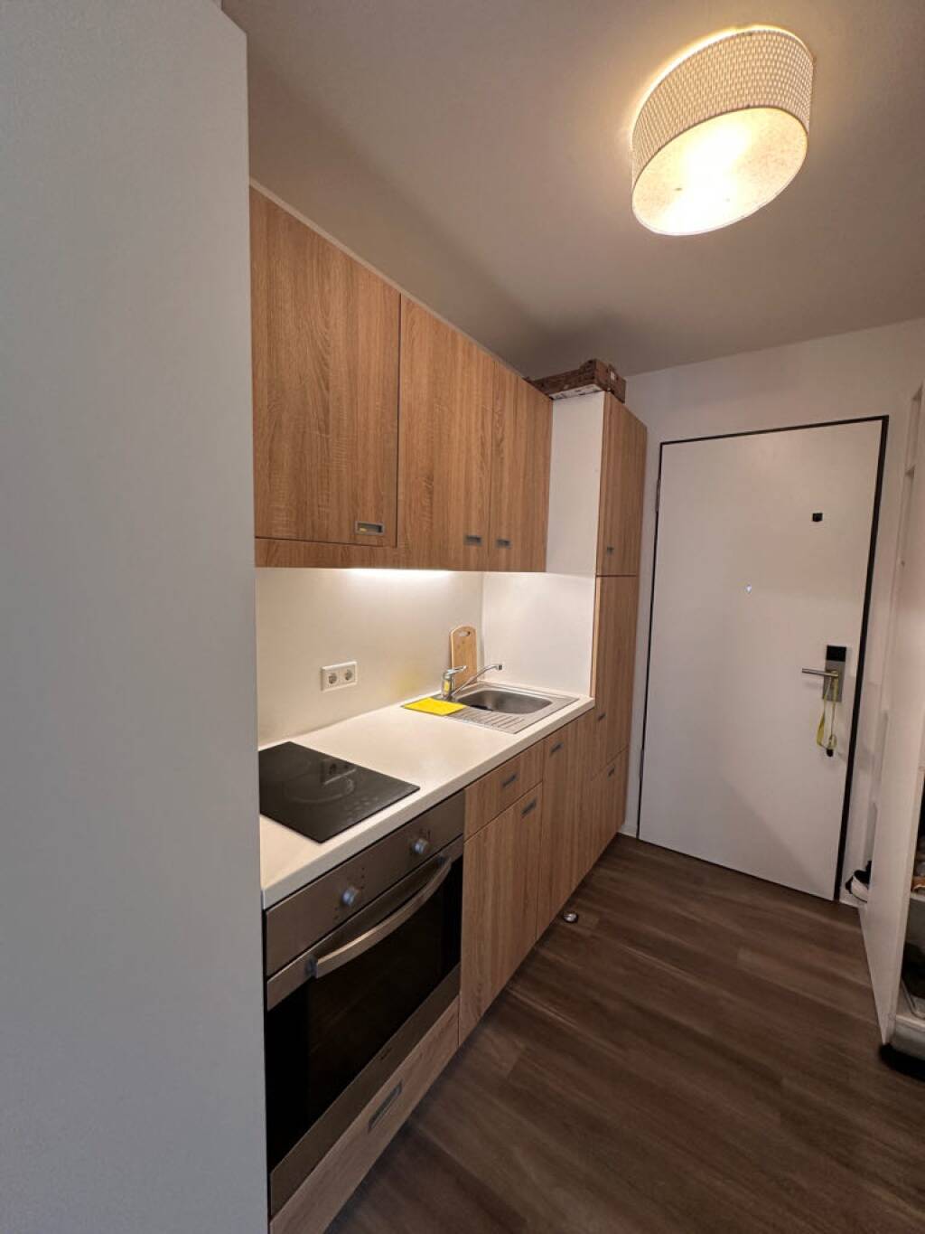 Möbliertes Einzelzimmer mit Balkon (UNTERMIETE – SUBLET ), 85055 Ingolstadt