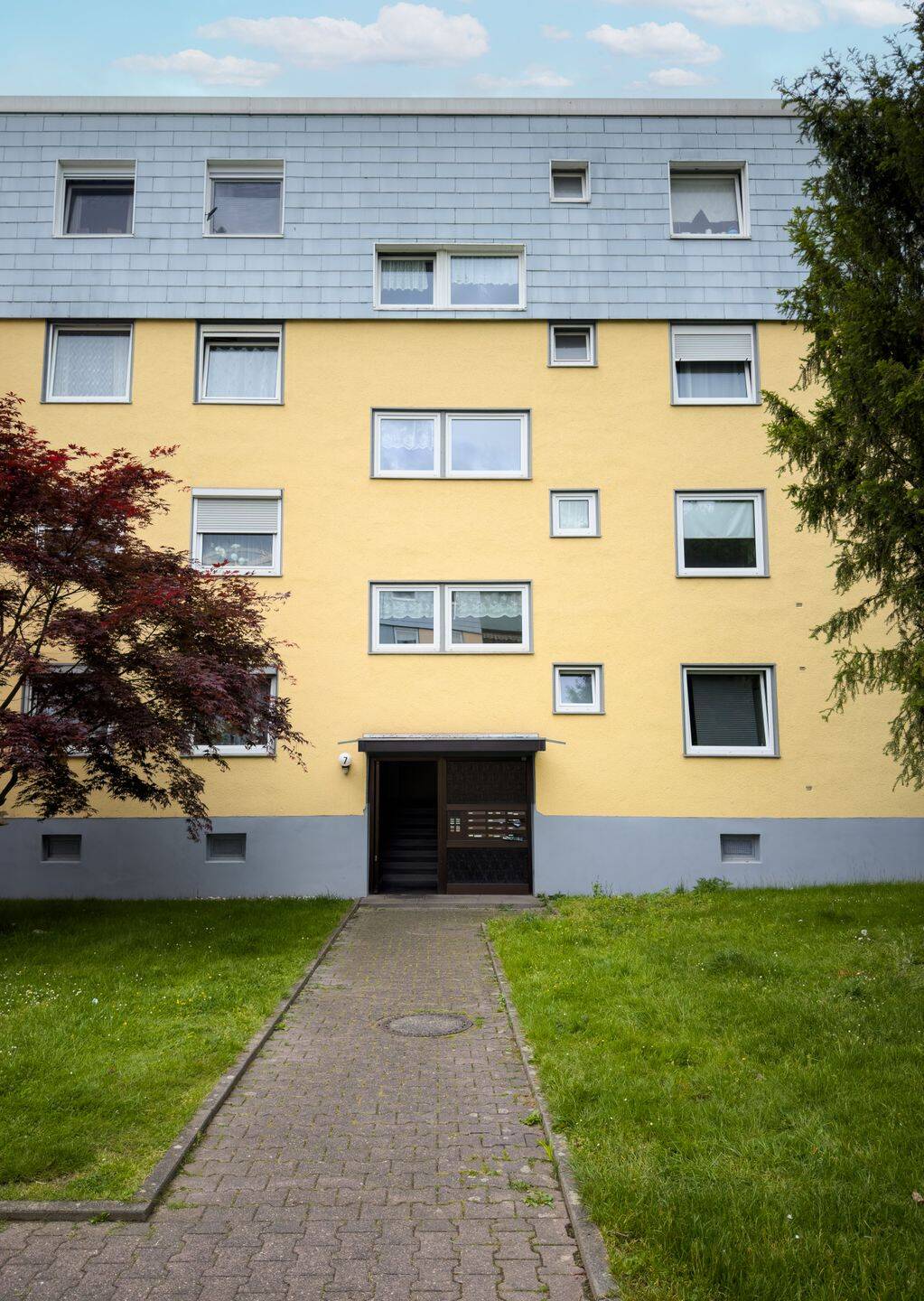 Gut geschnittene 3-Zimmer-Wohnung mit Loggia in Leverkusen, 51371 Leverkusen (Bürrig Hitdorf Rheindorf)