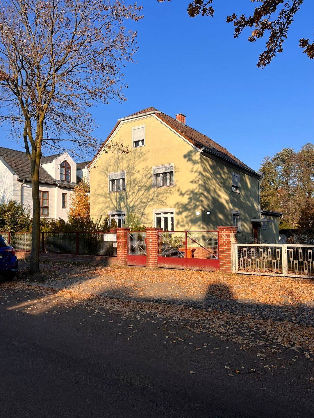 Mehrfamilienhaus mit Entwicklungspotenzial auf 2.283 m² Grundstück in naturnaher Lage, 13469 Berlin (Reinickendorf)