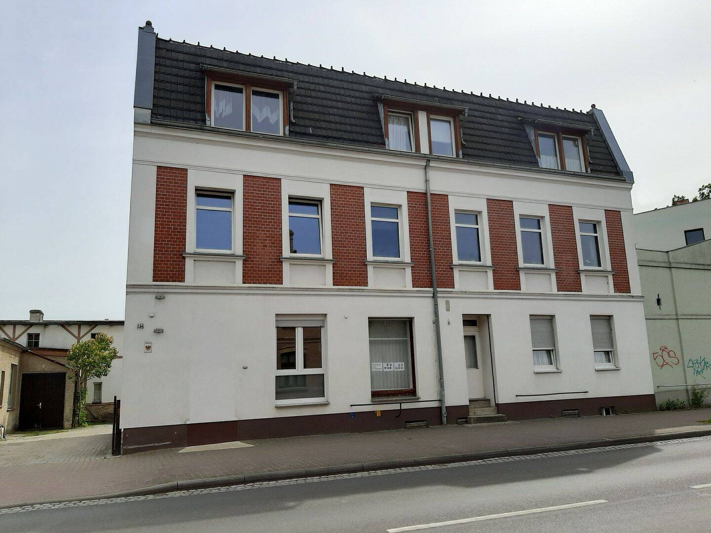 2-Zimmer-Wohnung *ab August* !!, 2943 Weißwasser/O.L.